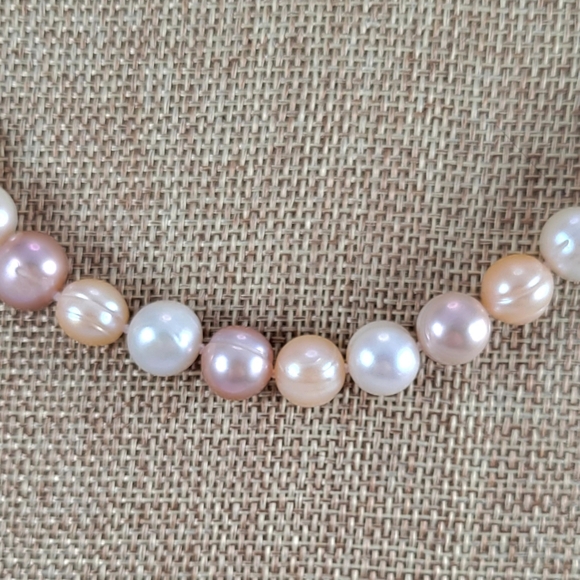 REAL 17" Multi Pearl Necklace - Picture 7 of 8